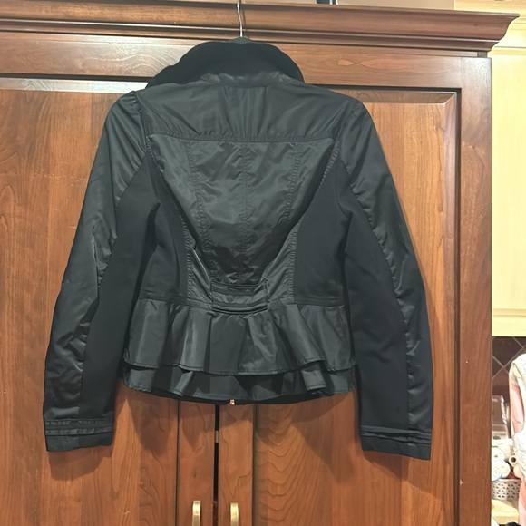 Women's WHBM Black Jacket Polyester And Spandex ruffled v neck GUC size 4 - Picture 5 of 5